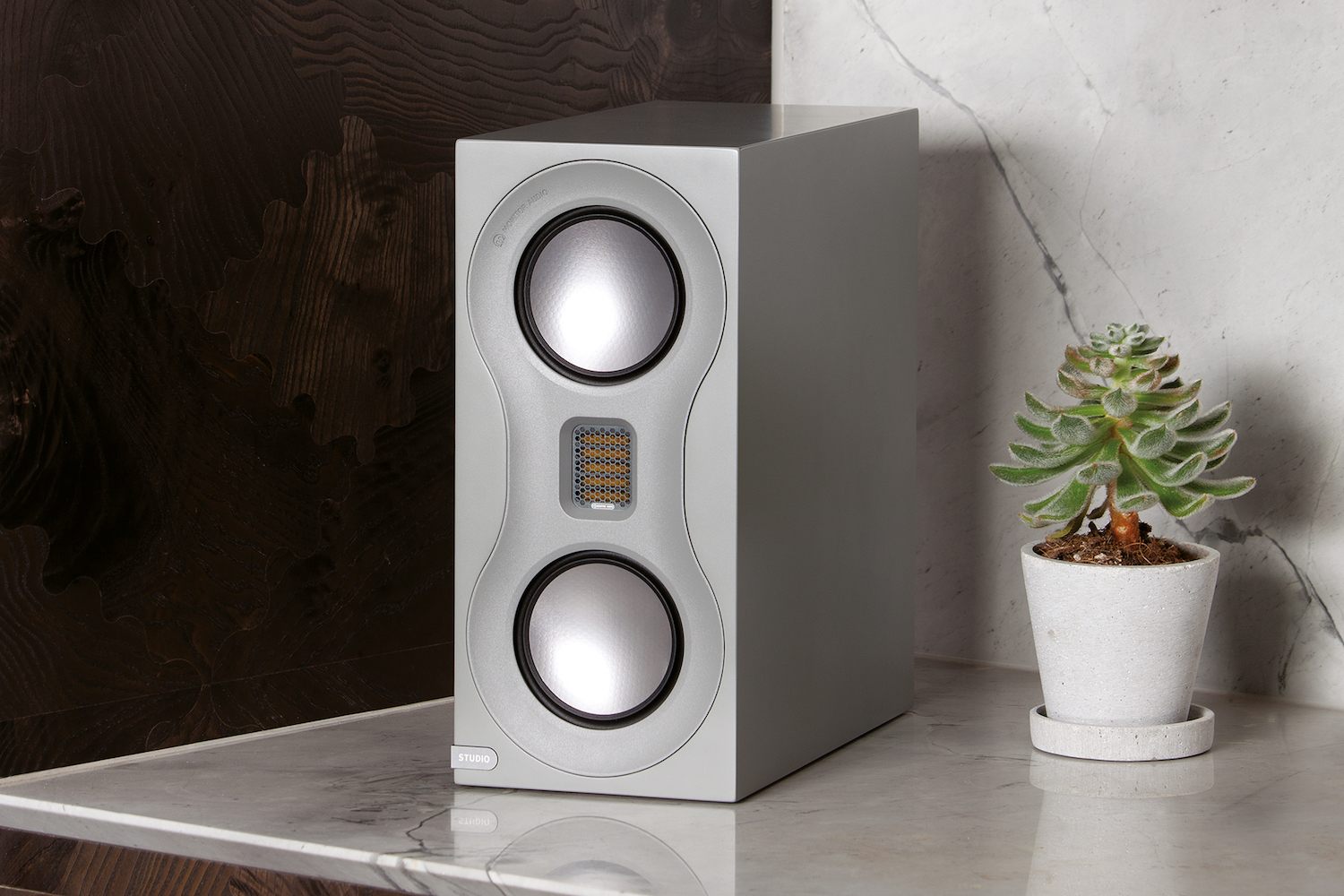 Review Monitor Audio Studio