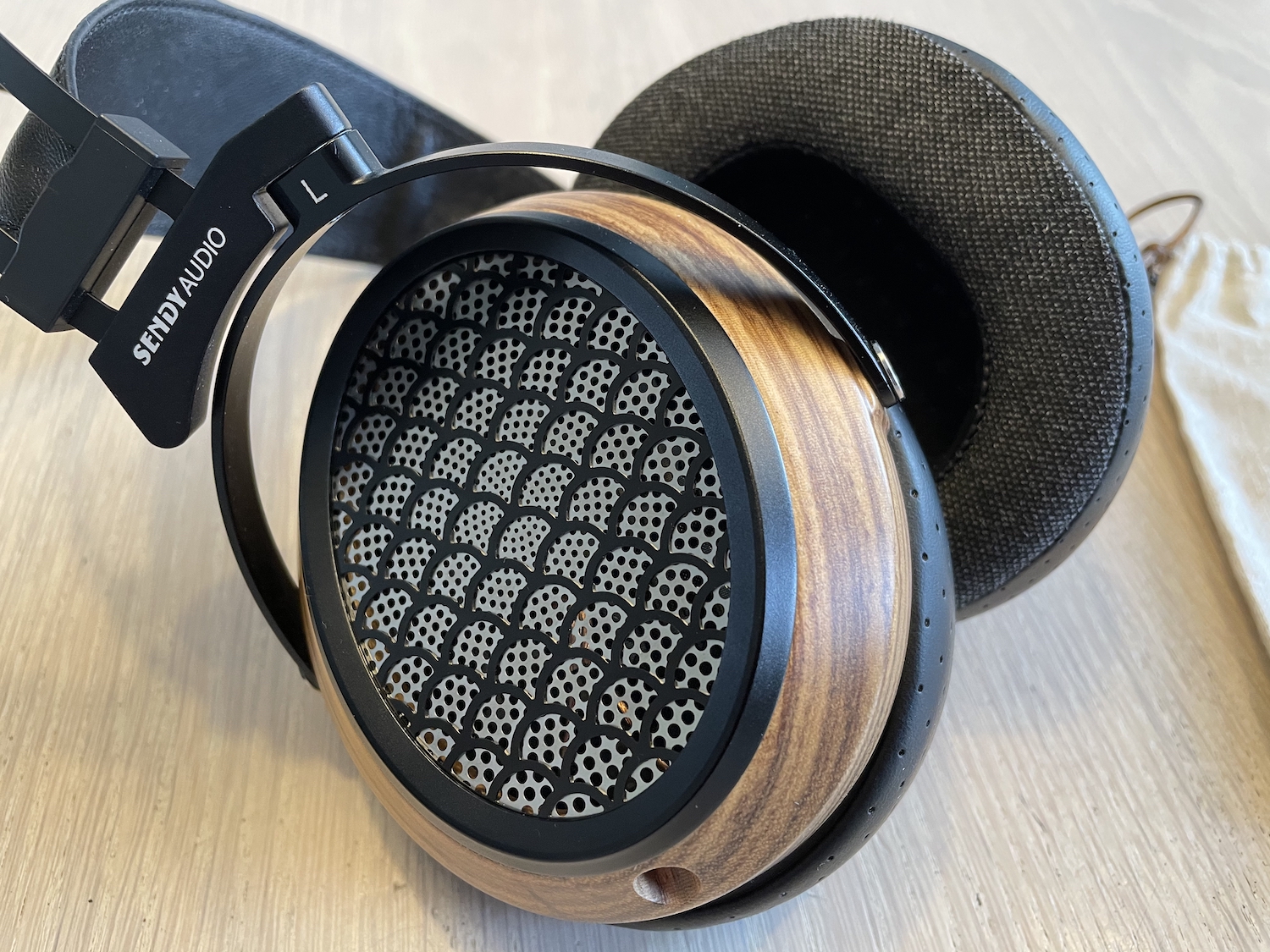 Politiebureau Aangepaste Smeren Review Sendy Audio Aiva, head fi met een premium design