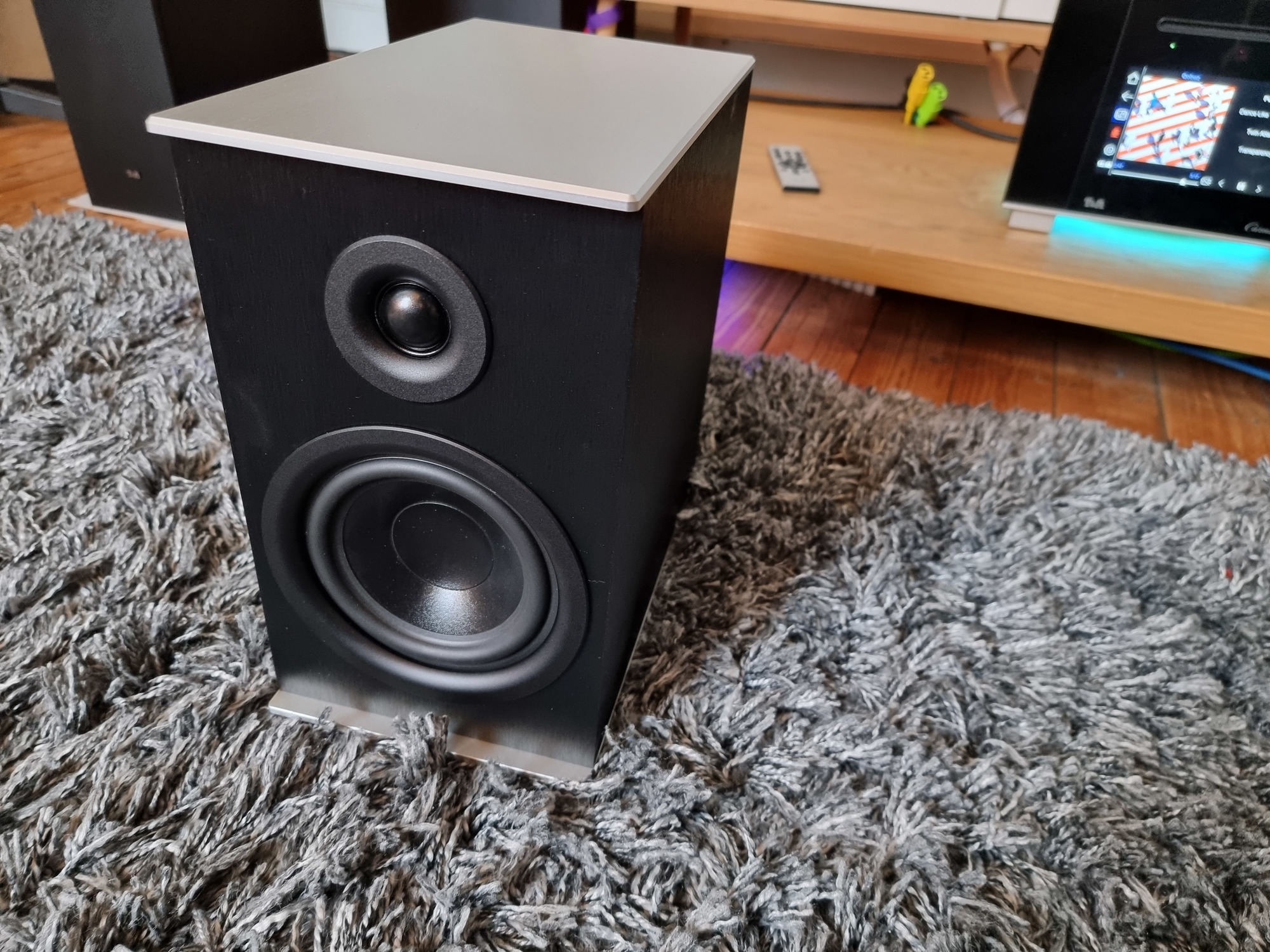 Review T A Caruso R met en zonder de S10 en R10 speakers