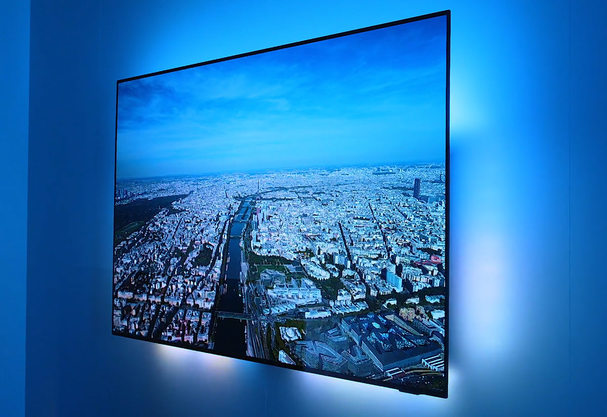 Philips new OLED807 Ambilight TV - TP Vision