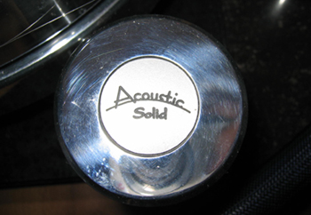 Acoustic Solid (c) Xingo
